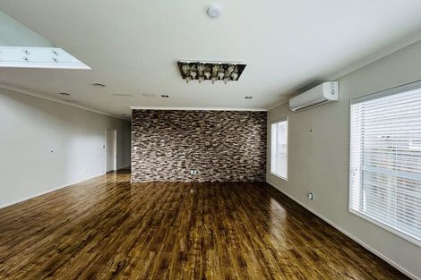 Photo of property in 16 Kira Road, Flat Bush, Auckland, 2016