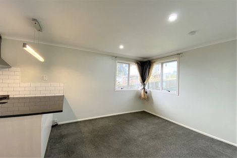 Photo of property in 37 Amberley Avenue, Te Atatu South, Auckland, 0610