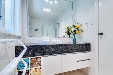 Photo of property in 57c Napier Terrace, Hospital Hill, Napier, 4110