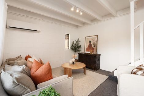 Photo of property in 4/506 Devonport Road, Tauranga South, Tauranga, 3112