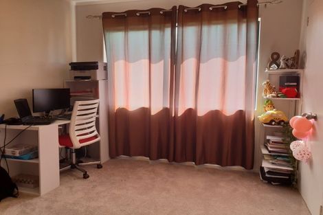 Photo of property in 16 Lowburn Place, Clover Park, Auckland, 2019