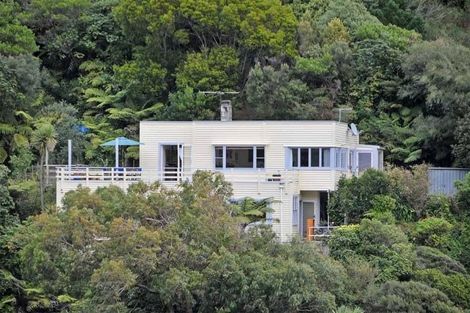 Photo of property in 10 Matai Terrace, Eastbourne, Lower Hutt, 5013