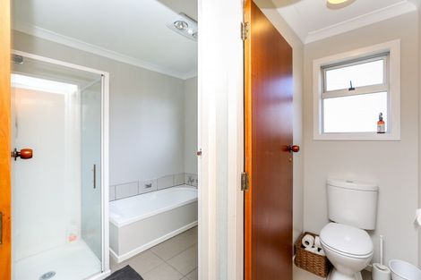 Photo of property in 17 Kowhai Street, Inglewood, 4330