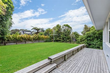 Photo of property in 6 Westleigh Way, Newlands, Wellington, 6037