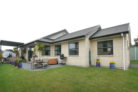 Photo of property in 10 Bonny Crescent, Massey, Auckland, 0614
