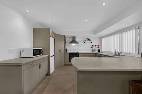 Photo of property in 26 Magnolia Drive, Waiuku, 2123