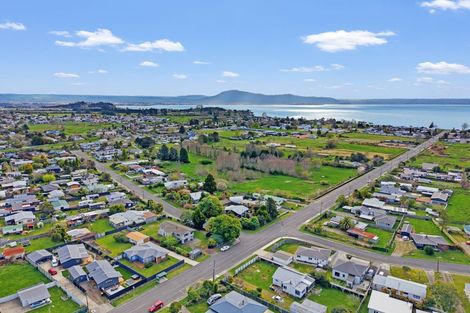 Photo of property in 6 Lee Road, Hannahs Bay, Rotorua, 3010