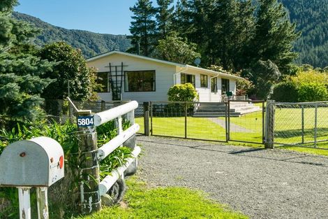 Photo of property in 5804 Kenepuru Road, Waitaria Bay, Picton, 7282