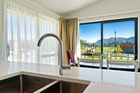 Photo of property in 11 Obelisk Street, Wanaka, 9305