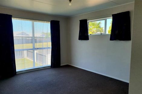 Photo of property in 21 Duckworth Crescent, Greenmeadows, Napier, 4112