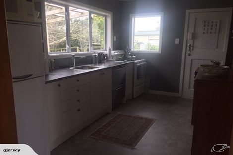 Photo of property in 10 Helga Crescent, Te Atatu Peninsula, Auckland, 0610