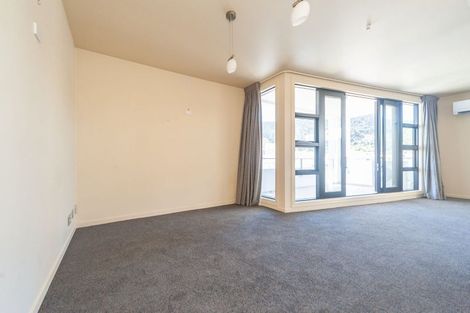 Photo of property in Endeavour Apartments, 8/125 Thorndon Quay, Pipitea, Wellington, 6011