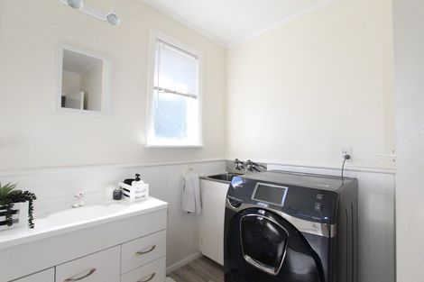 Photo of property in 1 Huia Street, Pahiatua, 4910