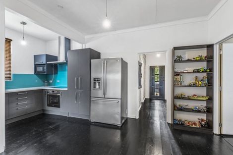 Photo of property in 142 Titirangi Road, New Lynn, Auckland, 0600