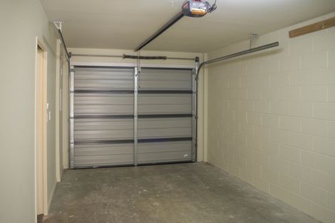 Photo of property in Pirie Street Townhouses, 28/35 Pirie Street, Mount Victoria, Wellington, 6011