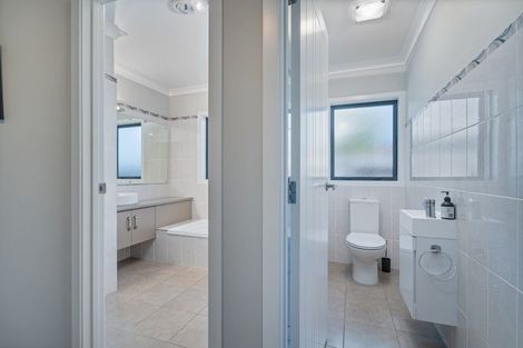 Photo of property in 29 Wells Place, Whitianga, 3510