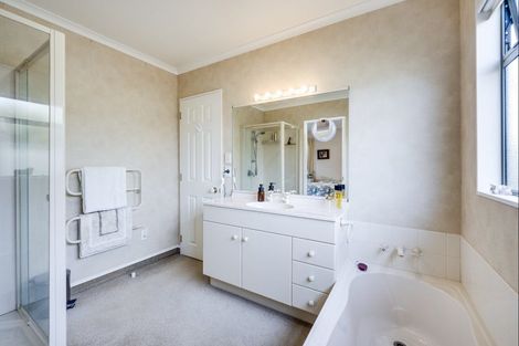 Photo of property in 10 Claridge Place, Taradale, Napier, 4112