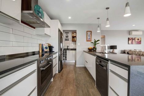 Photo of property in 16 Ariel Place, Snells Beach, 0920