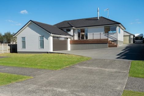 Photo of property in 126 Ranch Road, Mount Maunganui, 3116