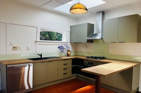 Photo of property in 19 Highbury Crescent, Aro Valley, Wellington, 6012