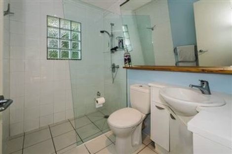 Photo of property in 10/18 Parr Terrace, Castor Bay, Auckland, 0620