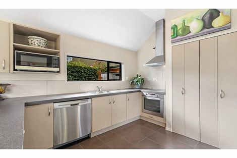 Photo of property in 2/35 Glenburn Place, Avonhead, Christchurch, 8042