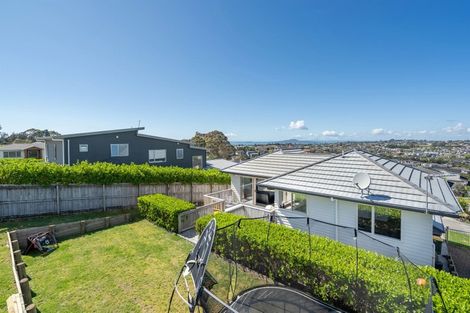 Photo of property in 9 Namsan Close, Fairview Heights, Auckland, 0632