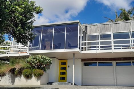 Photo of property in 28 Chelverton Terrace, Red Beach, 0932