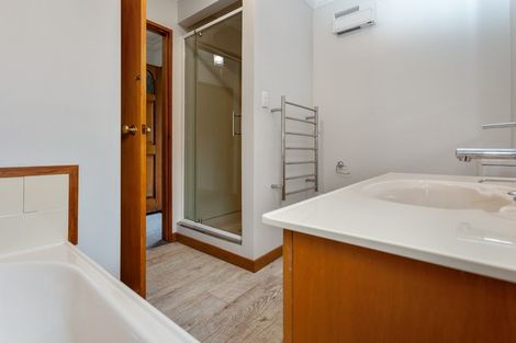 Photo of property in 11a Thurlestone Place, Burnside, Christchurch, 8053