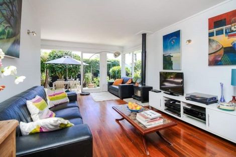 Photo of property in 182 Hutchinson Avenue, New Lynn, Auckland, 0600