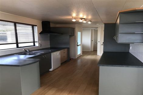 Photo of property in 5 Mataura Place, Clover Park, Auckland, 2019