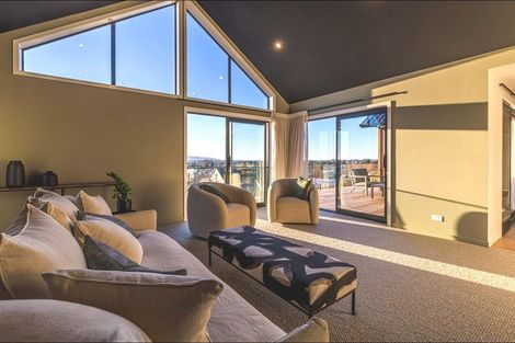 Photo of property in 37 Ruapehu Street, Paraparaumu, 5032
