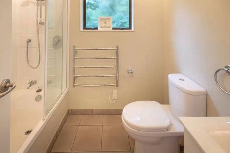 Photo of property in 10 Tio Tio Road, Miramar, Wellington, 6022