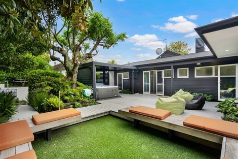 Photo of property in 22 Tercel Place, Sunnyhills, Auckland, 2010
