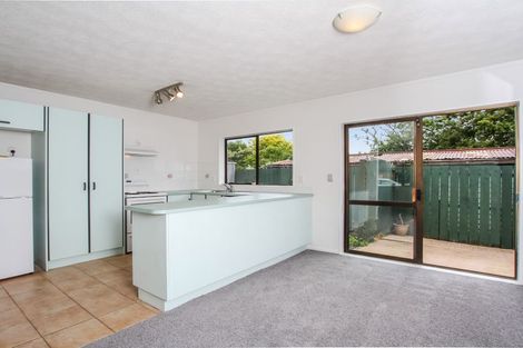 Photo of property in 8/39 Swanson Road, Henderson, Auckland, 0610