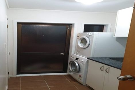 Photo of property in 2/66 Aviemore Drive, Highland Park, Auckland, 2010