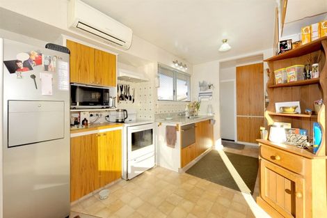 Photo of property in 84 Farquhars Road, Redwood, Christchurch, 8051