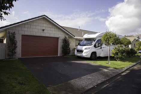 Photo of property in 10 Kinross Drive, Merrilands, New Plymouth, 4312