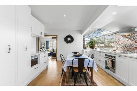 Photo of property in 10 Lloyd Avenue, Papatoetoe, Auckland, 2025