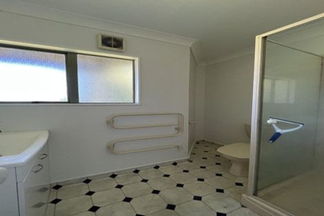 Photo of property in 14 Pekanga Road, Normandale, Lower Hutt, 5010