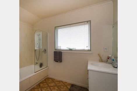 Photo of property in 28 Hoyte Place, Pukehangi, Rotorua, 3015