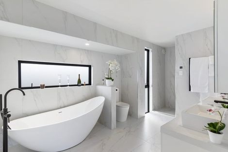 Photo of property in 18a Marama Street, Castor Bay, Auckland, 0620