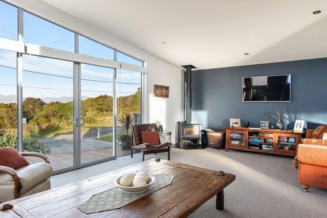Photo of property in 12 Cliff Road, Tasman, Upper Moutere, 7173