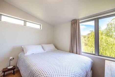 Photo of property in 142 Waiheke Road, Waiheke Island, 1971