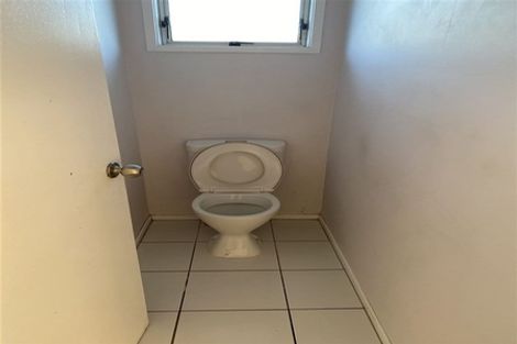 Photo of property in 10 Everglade Drive, Goodwood Heights, Auckland, 2105