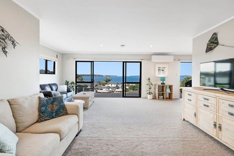 Photo of property in 39 Merehai Place, Snells Beach, 0920