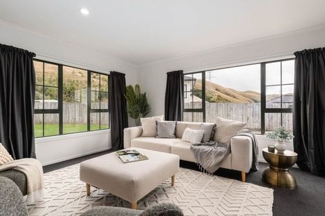 Photo of property in 70 Erlestoke Crescent, Churton Park, Wellington, 6037