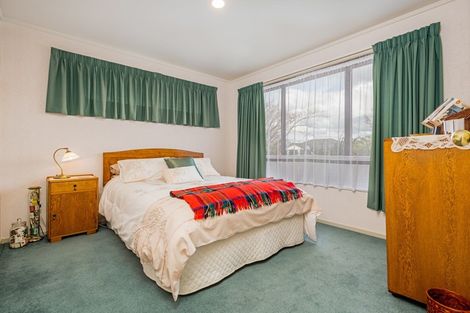Photo of property in 10 Logan Place, Kelvin Grove, Palmerston North, 4414