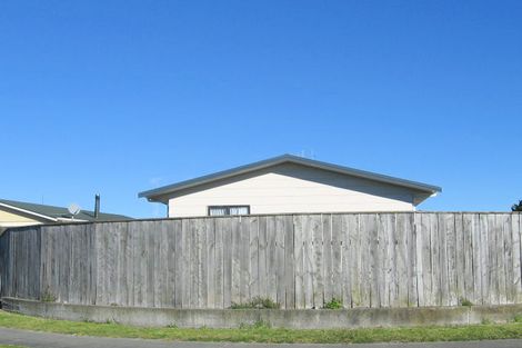 Photo of property in 9 Simcox Street, Otaki Beach, Otaki, 5512