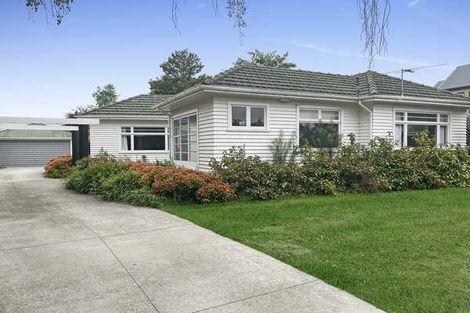 Photo of property in 142 Memorial Avenue, Burnside, Christchurch, 8053